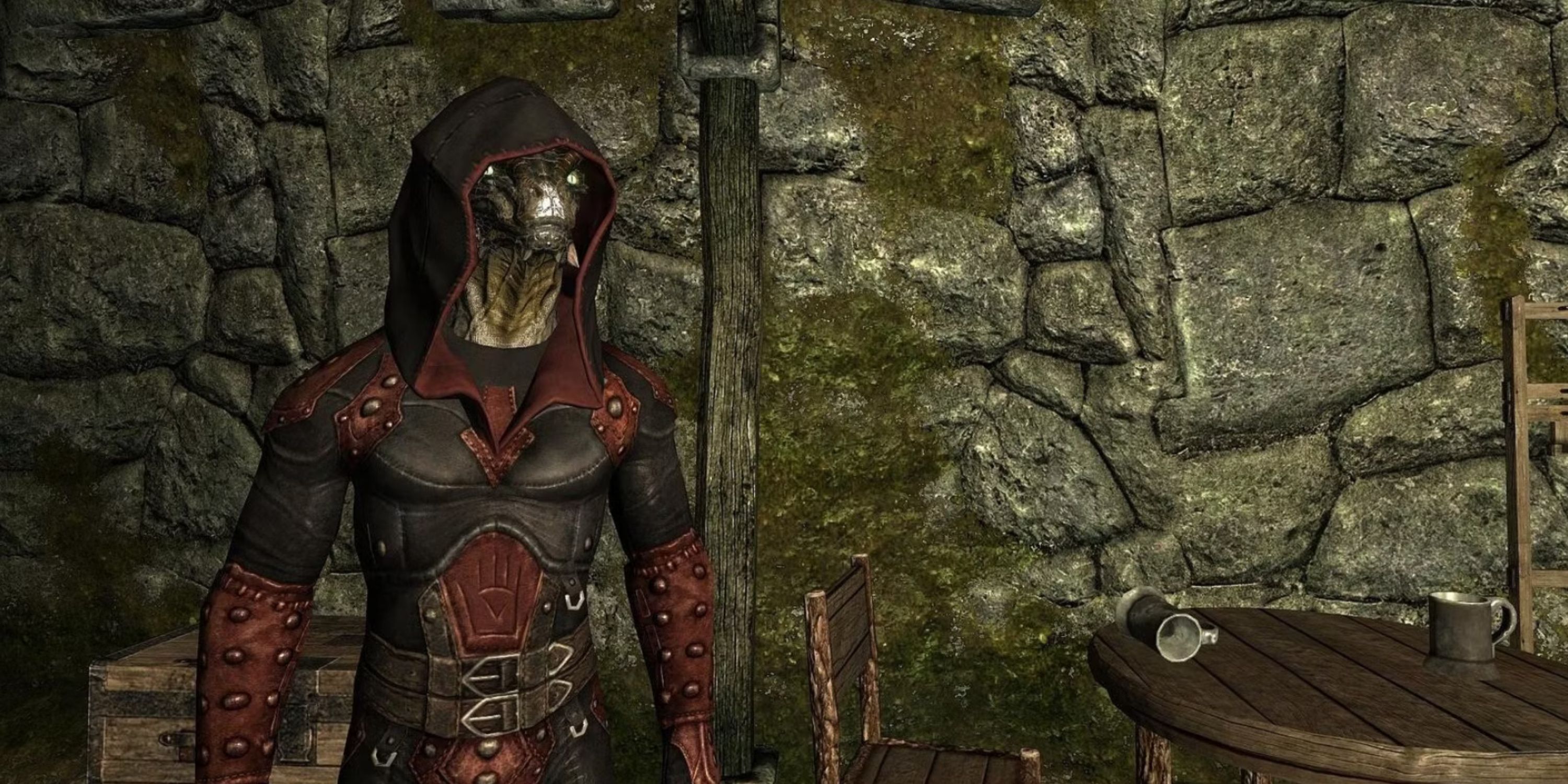 Worn Shrouded Armor in Skyrim