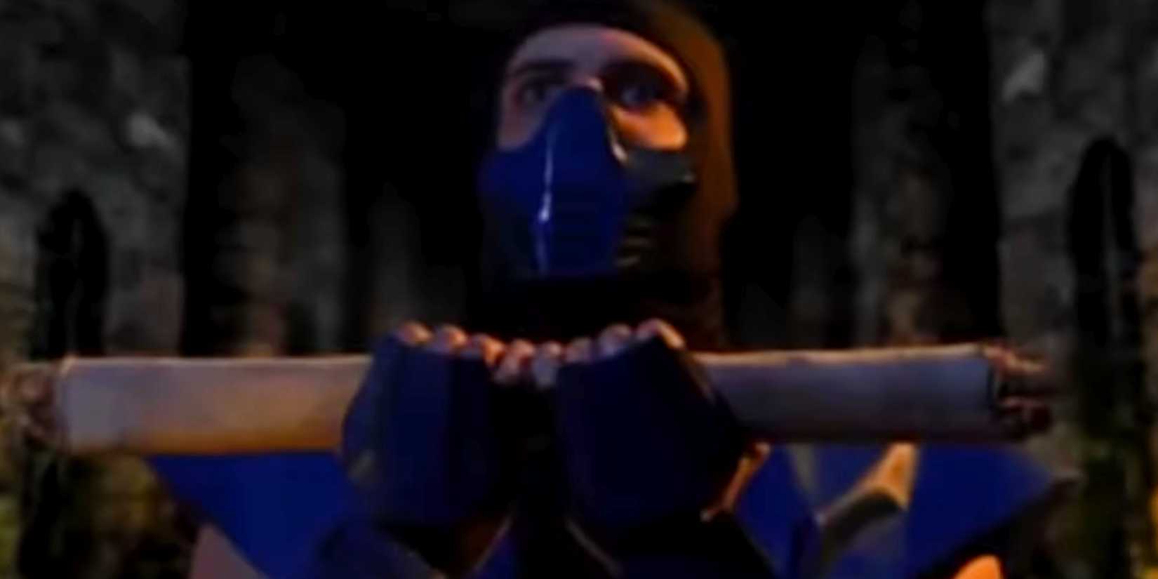 Sub-Zero holding a scroll in Mortal Kombat Mythologies: Sub-Zero