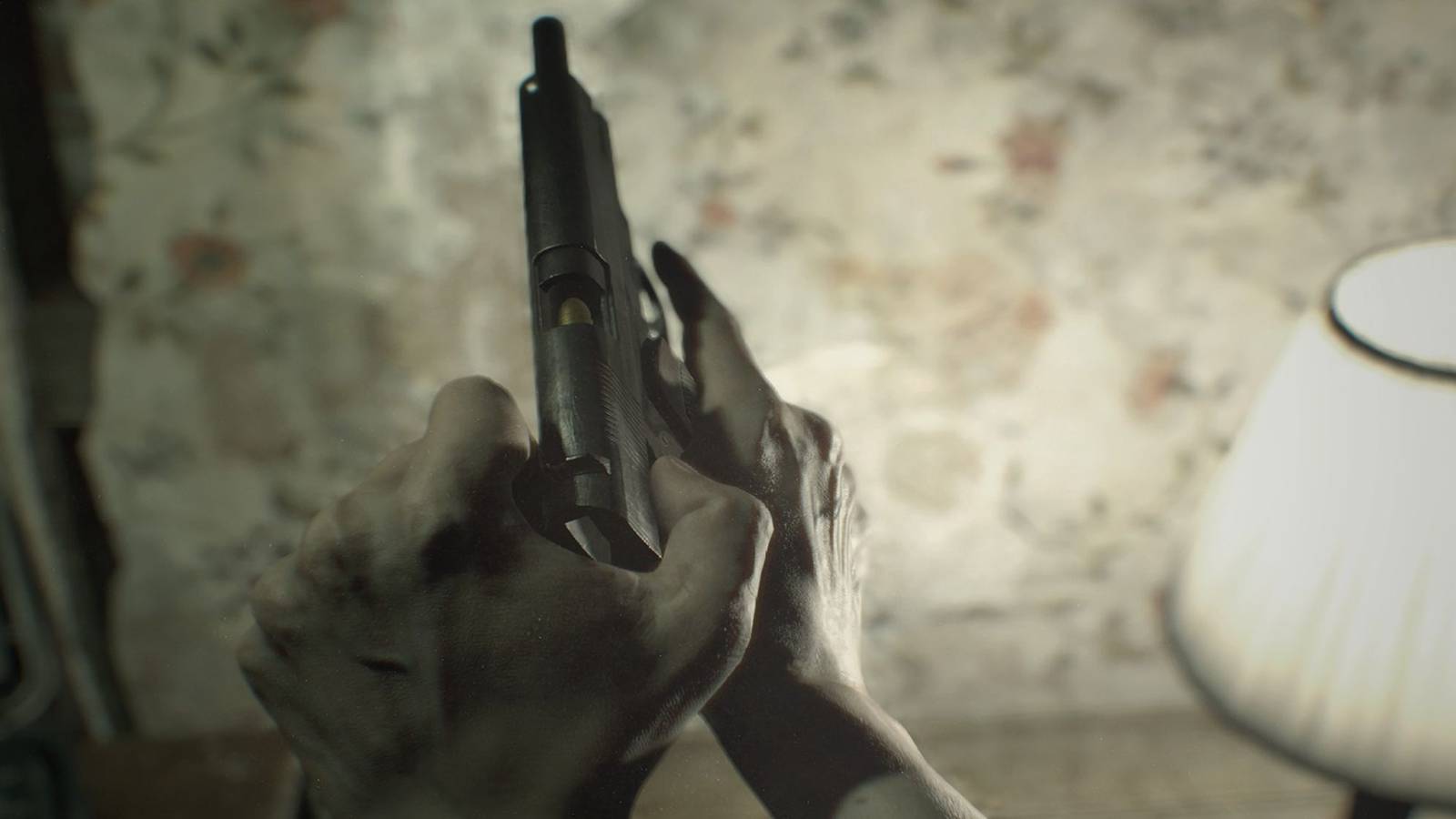 Resident Evil 7 loading handgun
