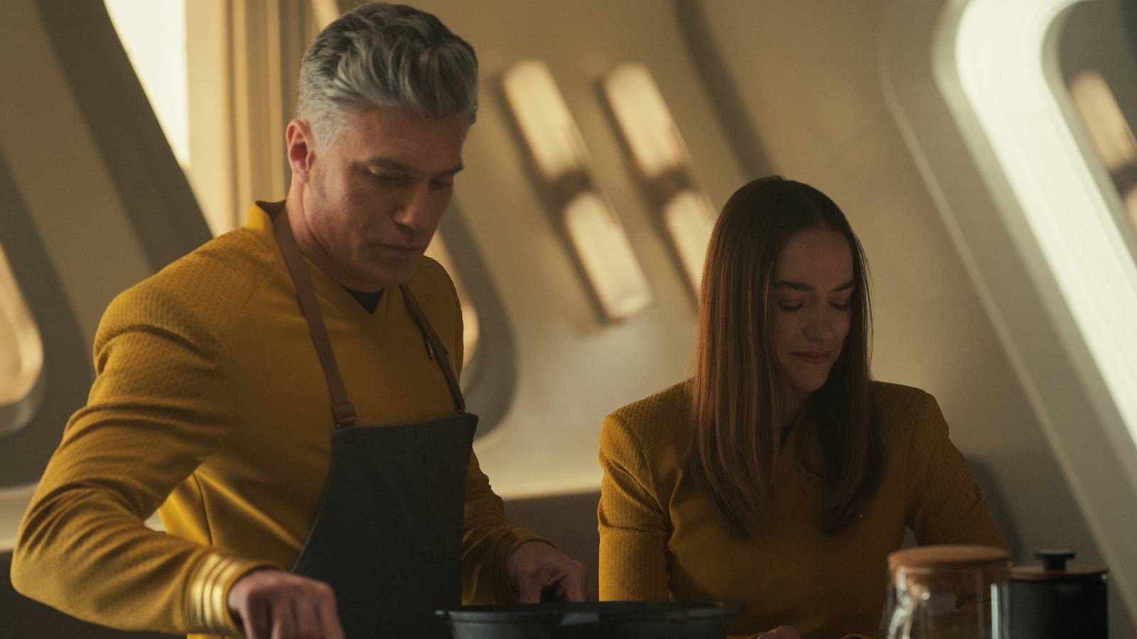 star-trek-captain-christopher-pike-captain-marie-batel-cooking