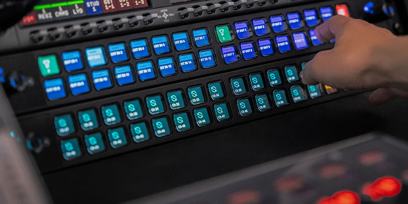 本体美品　elgato STREAM DECK Elgato Stream Deck + Studio Controller with customizable