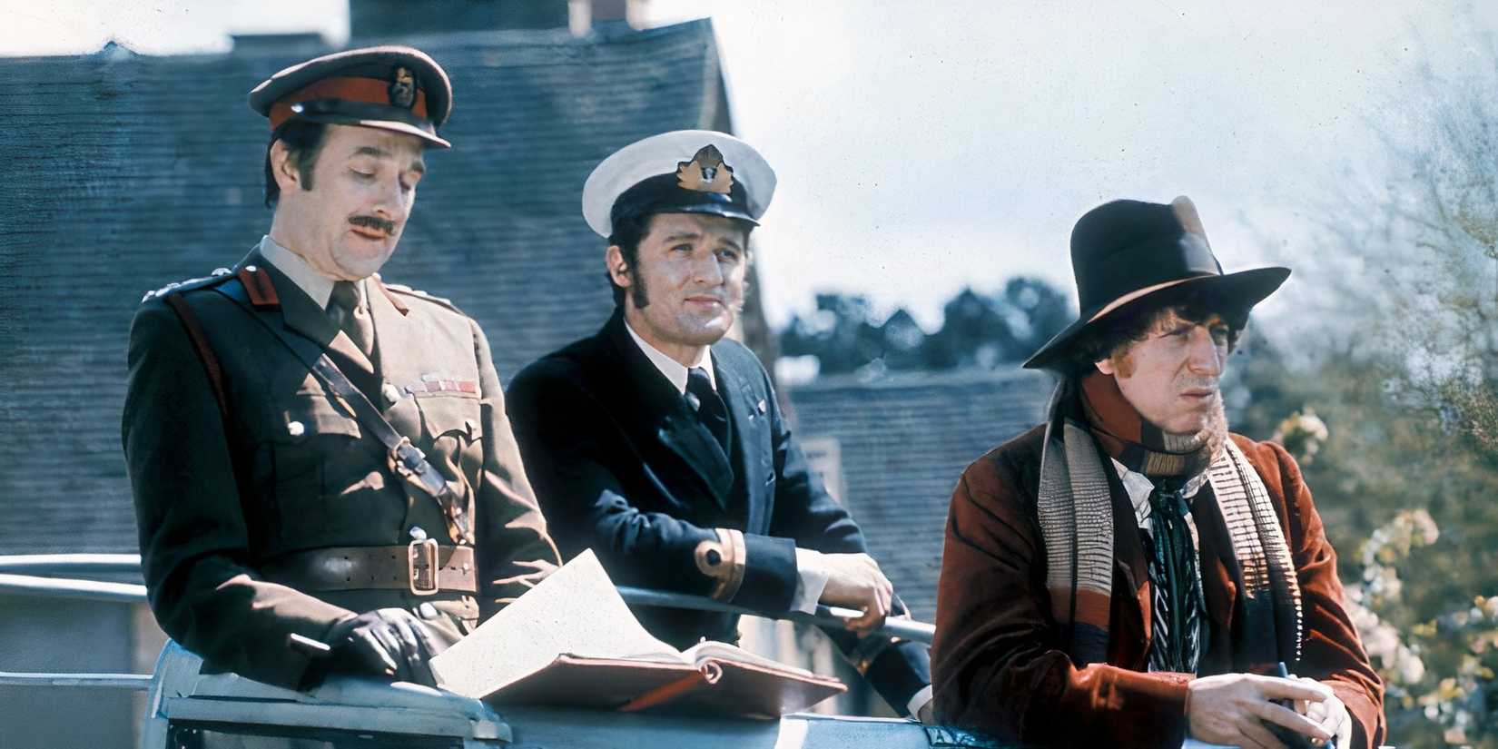 Tom Baker as the Doctor in his new long scarf in Robot (1974)