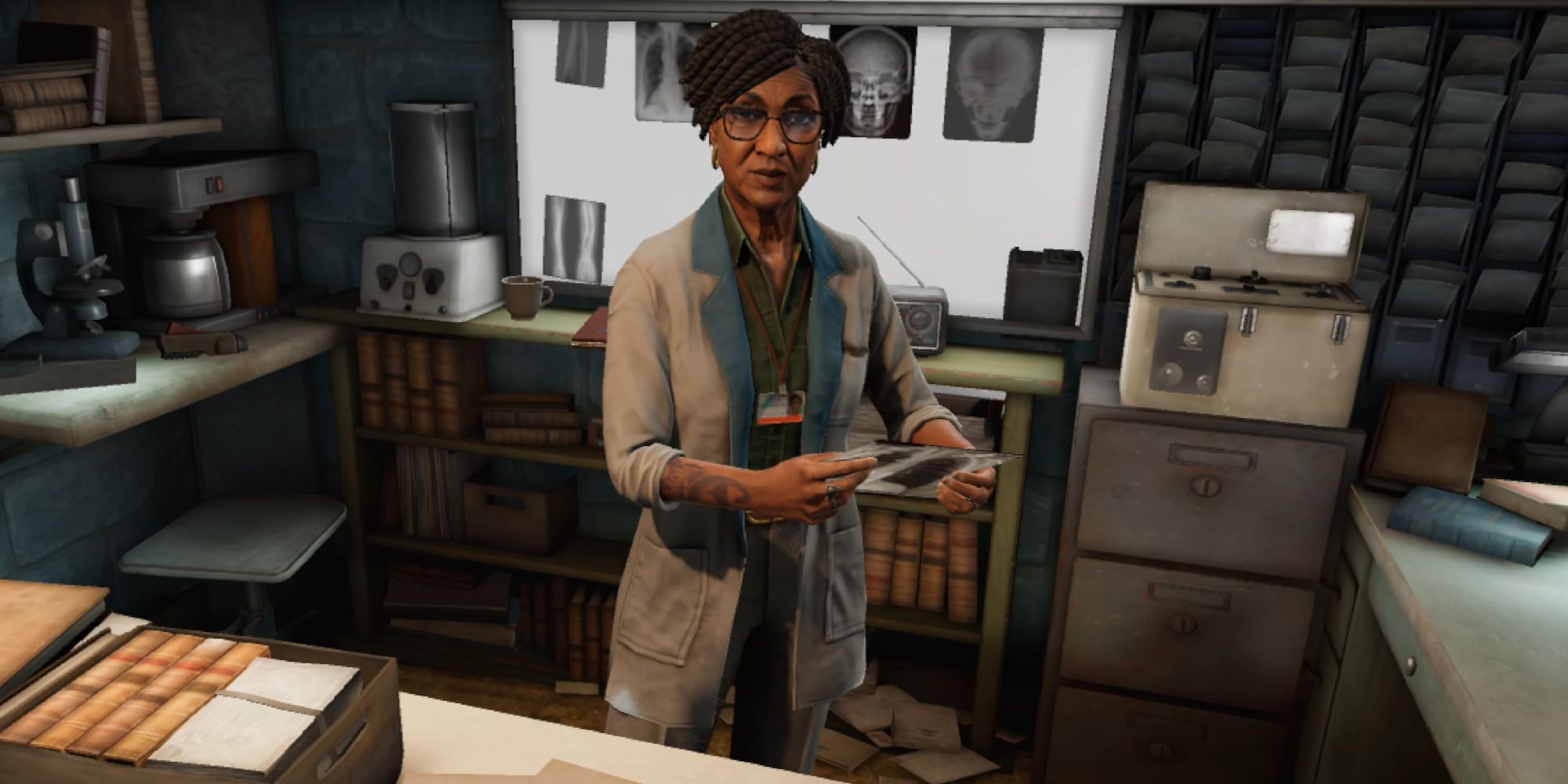 Leslie Thompkins speaking with Batman in Batman: Arkham Shadow