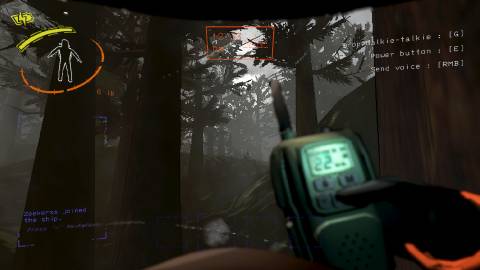 Using a walkie talkie in Lethal Company