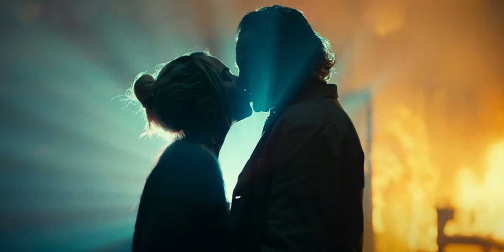 Joker and harley kissing