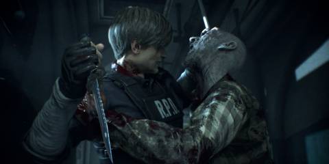 Leon holding Combat Knife with Zombie in Resident Evil 2