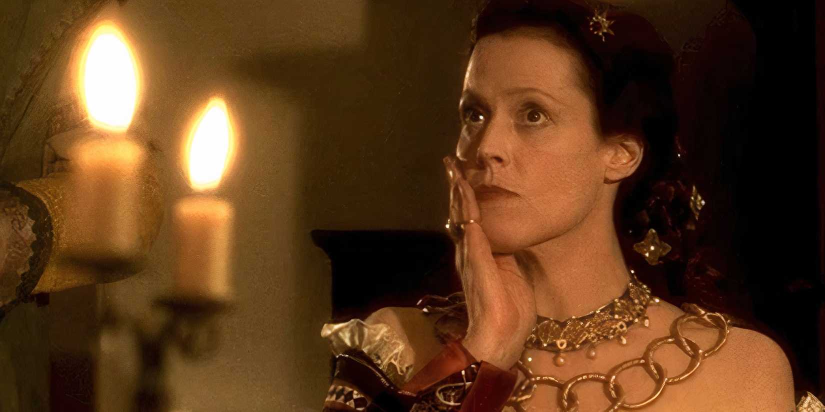 sigourney weaver as the queen