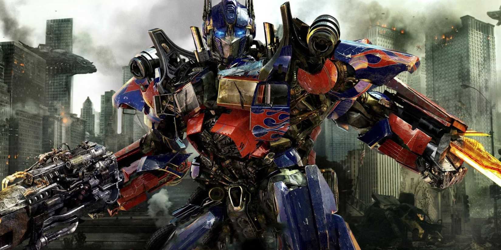 optimus prime with his weapons