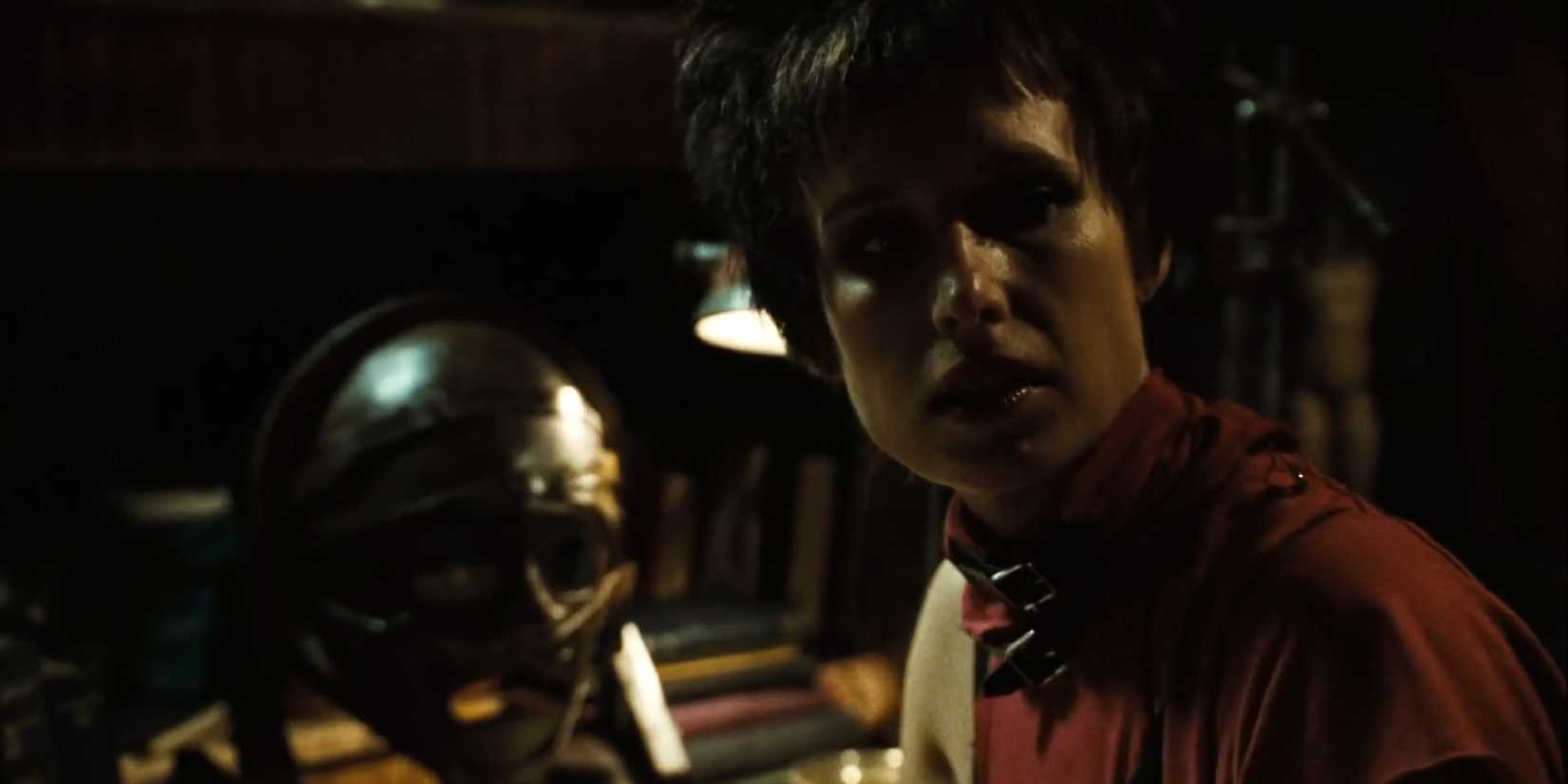 Amanda constructing a trap in Saw 3