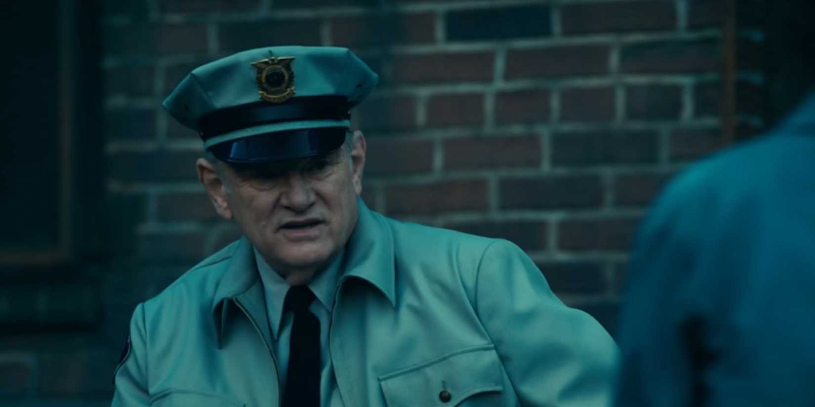 Guard talking to Arthur in Joker 2