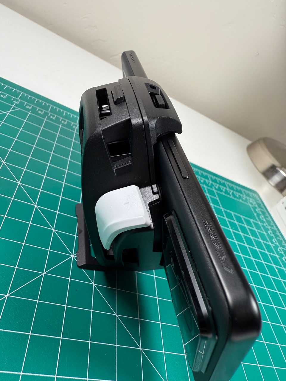 asus rog phone 9 pro - aero cooler new angle