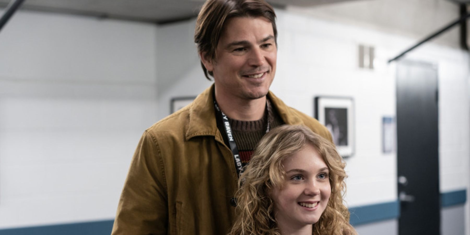 Josh Hartnett and Ariel Donoghue in Trap