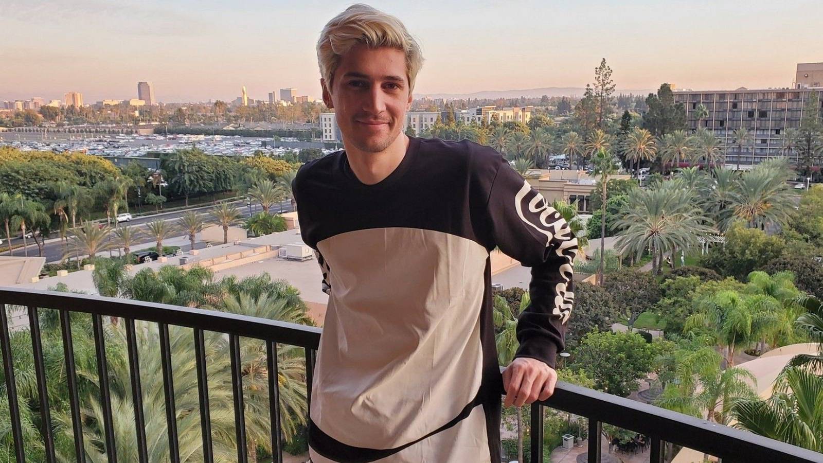 During his latest appearance on a popular podcast, streamer xQc revealed how much he's lost gambling over the years