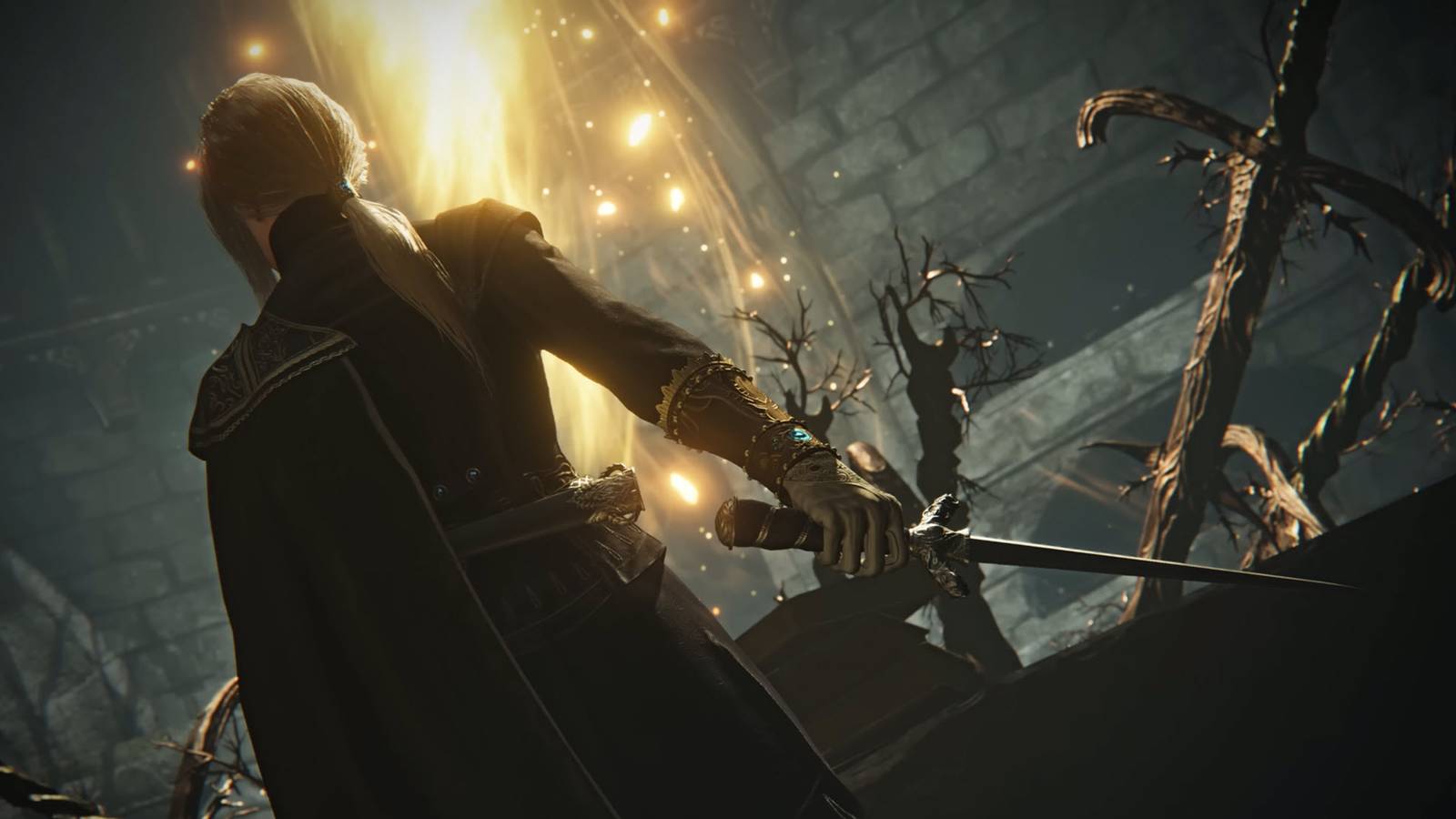 elden ring nightreign character holding a dagger