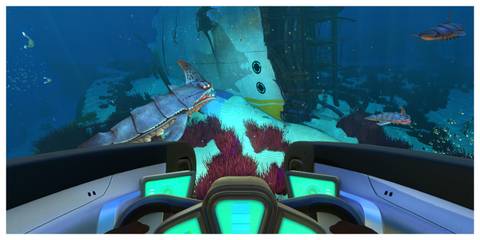 Subnautica - Steam Screenshot (Exploring Near An Underwater Wreck)