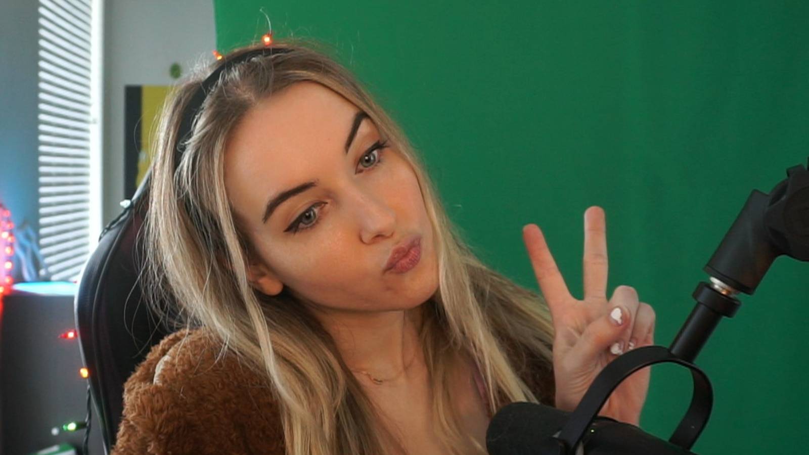 Twitch streamer Emilycc reaches subscriber milestone