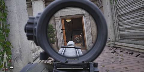 Aiming Down a Scoped Rifle in Arena Breakout: Infinite 