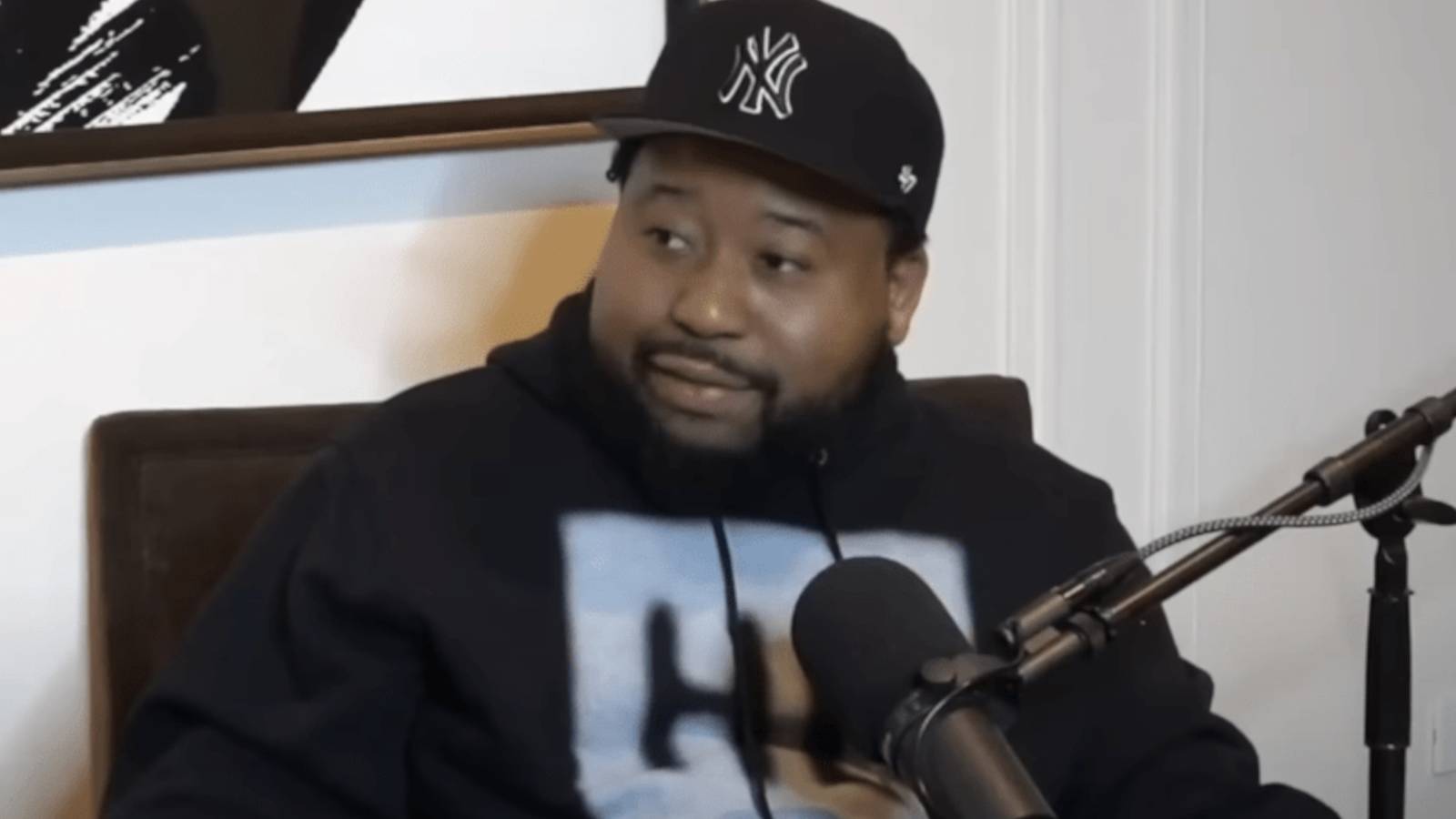 twitch dj akademiks banned