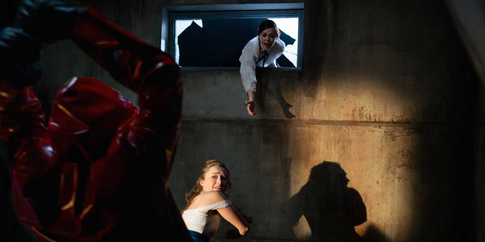 fear street prom queen running away