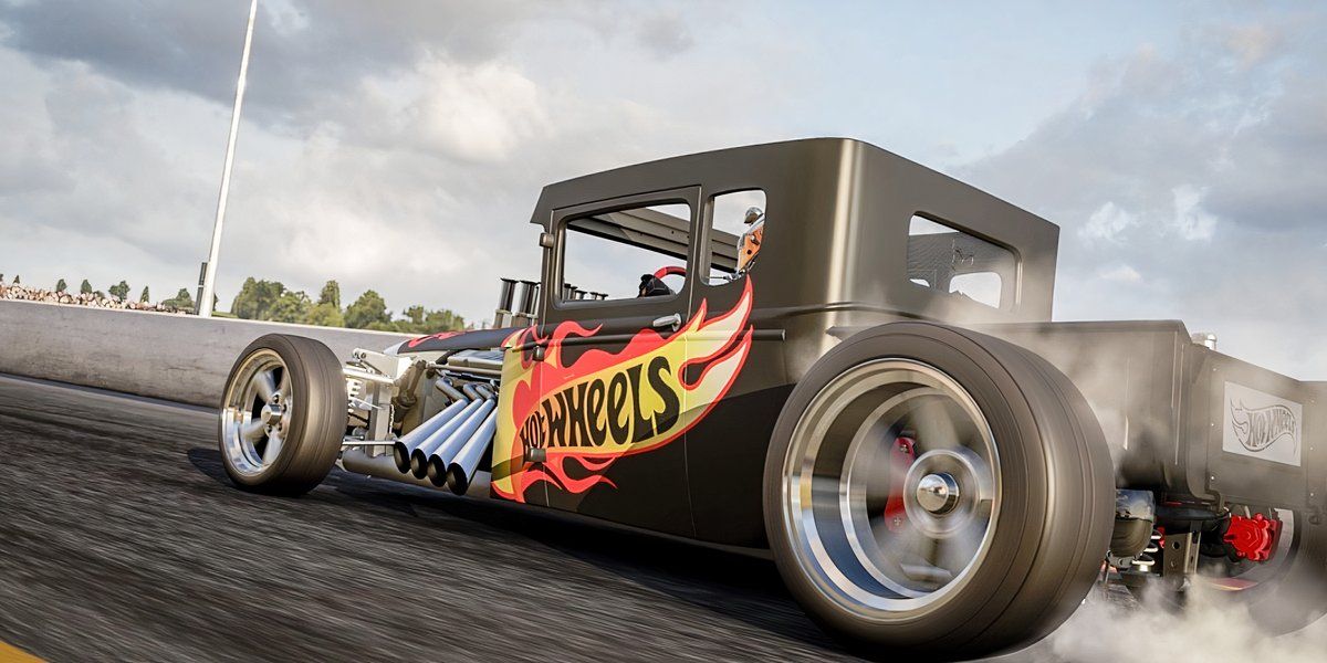 Forza Horizon 5 Bone Shaker Hot Wheels roaring down street up close