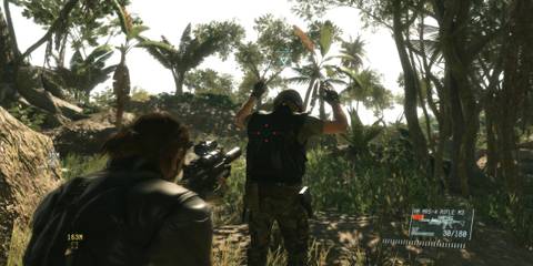 Metal Gear Solid 5 The Phantom Pain taking a prisoner