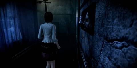 Fatal Frame: Mask of the Lunar Eclipse - Madoka exploring hallway