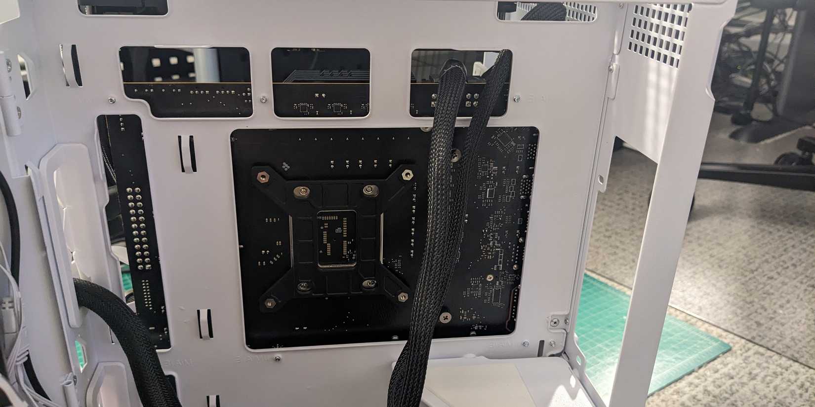 MSI A13 Coreliquid Installation #1