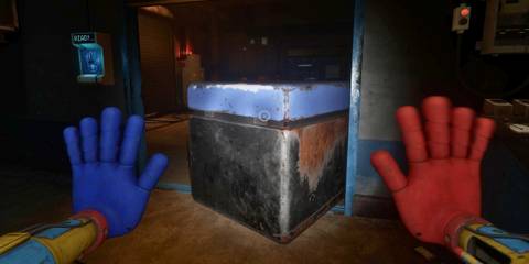 Pulling a big box into to shutter near the blue scanner Poppy Playtime Chapter 4