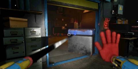 Pulling a big box into to shutter near the red scanner Poppy Playtime Chapter 4