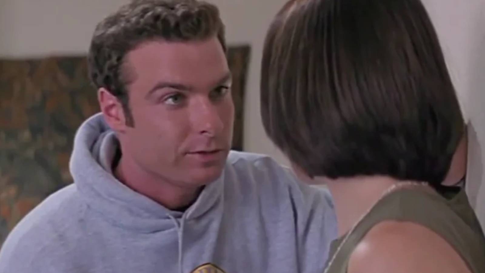 Cotton Weary (Liev Schreiber) and Sidney Prescott (Neve Campbell) in Scream 2