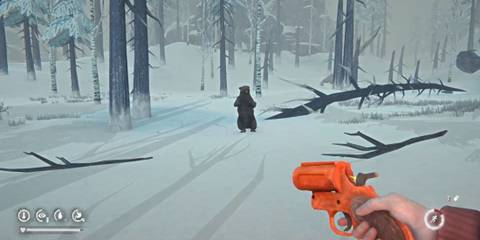 Bear rearing up before attacking in The Long Dark 