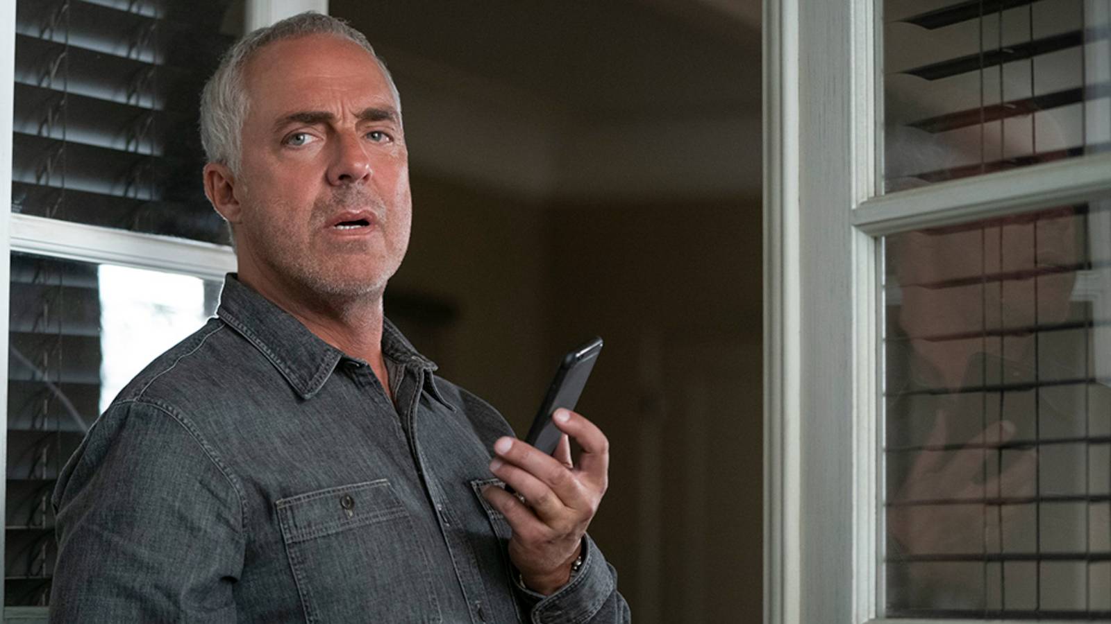 harry bosch on the phone