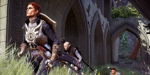 Cassandra, Solas, and Varric walking in Dragon Age: Inquisition