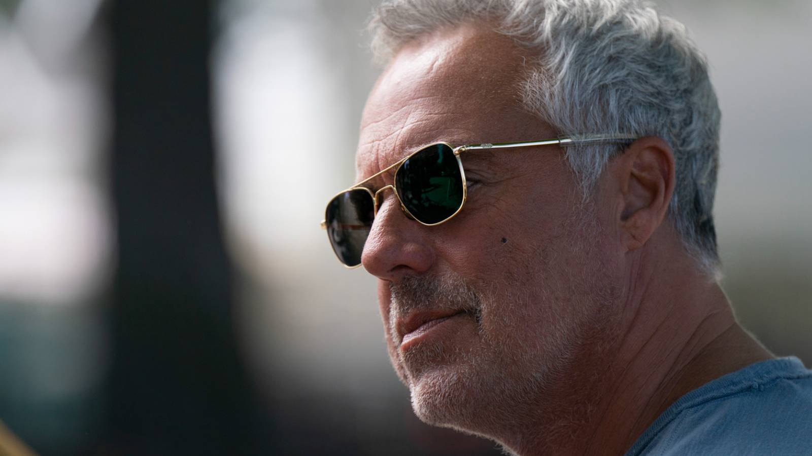harry bosch wearing sunglasses