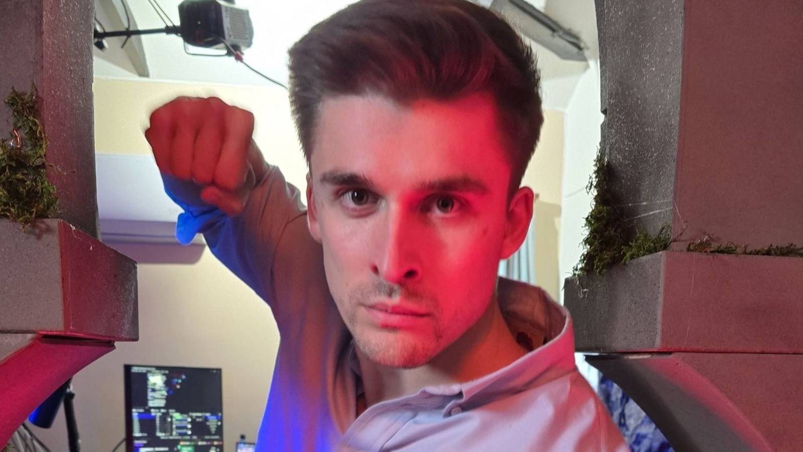 ludwig holding upa fist