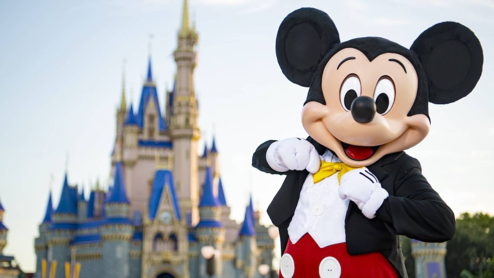 Disney Weekly Roundup includes Foodie Guides, Lightning Lane Discount & More