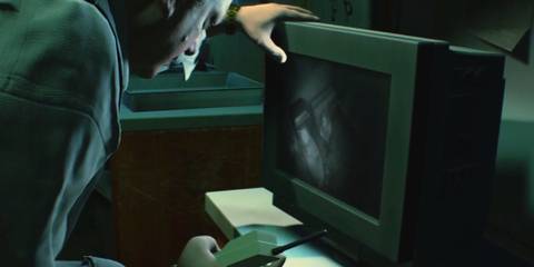 Resident Evil 2 remake - Chief irons on phone surveillance