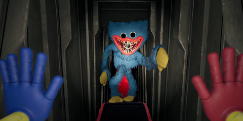  huggy wuggy chase scene in poppy playtime 