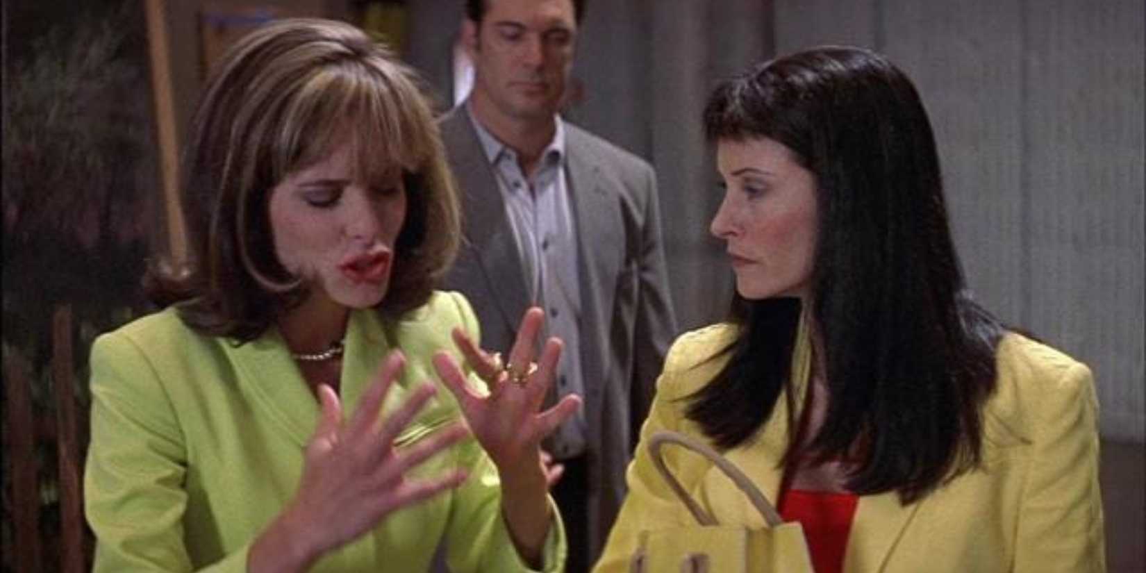 Parker Posey and Courteney Cox in Scream 3