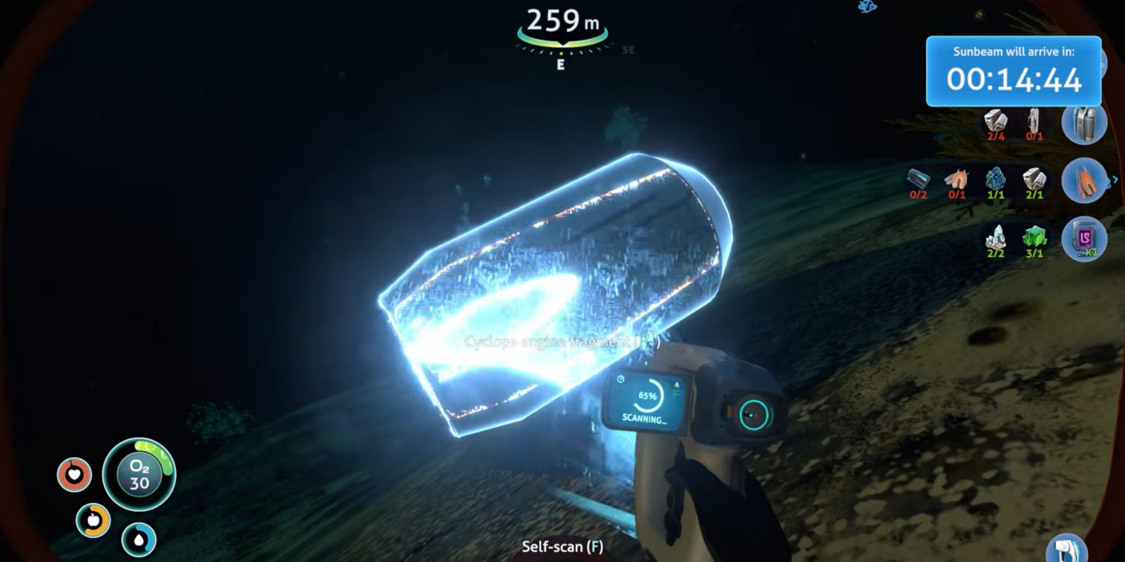 The Player scanning an object in Subnautica