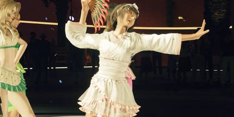 An image of Yuffie with the retexture Gold Saucer dress mod in Final Fantasy 7 Rebirth