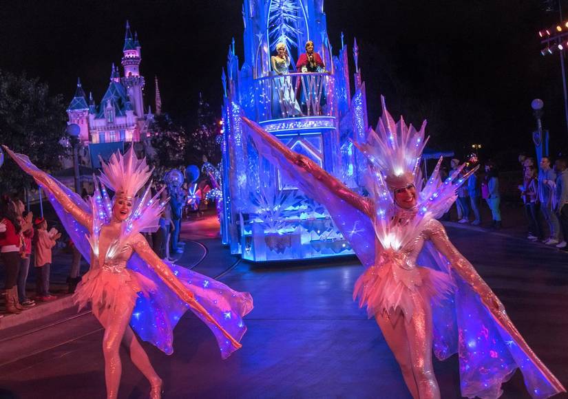 Anna and Elsa Will Rejoin the Paint the Night Parade