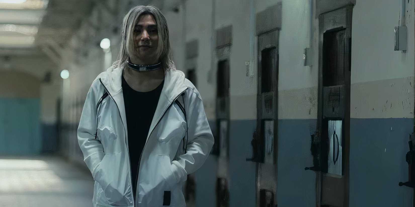 Chishiya in the game Solitary Confinement in Alice in Borderland