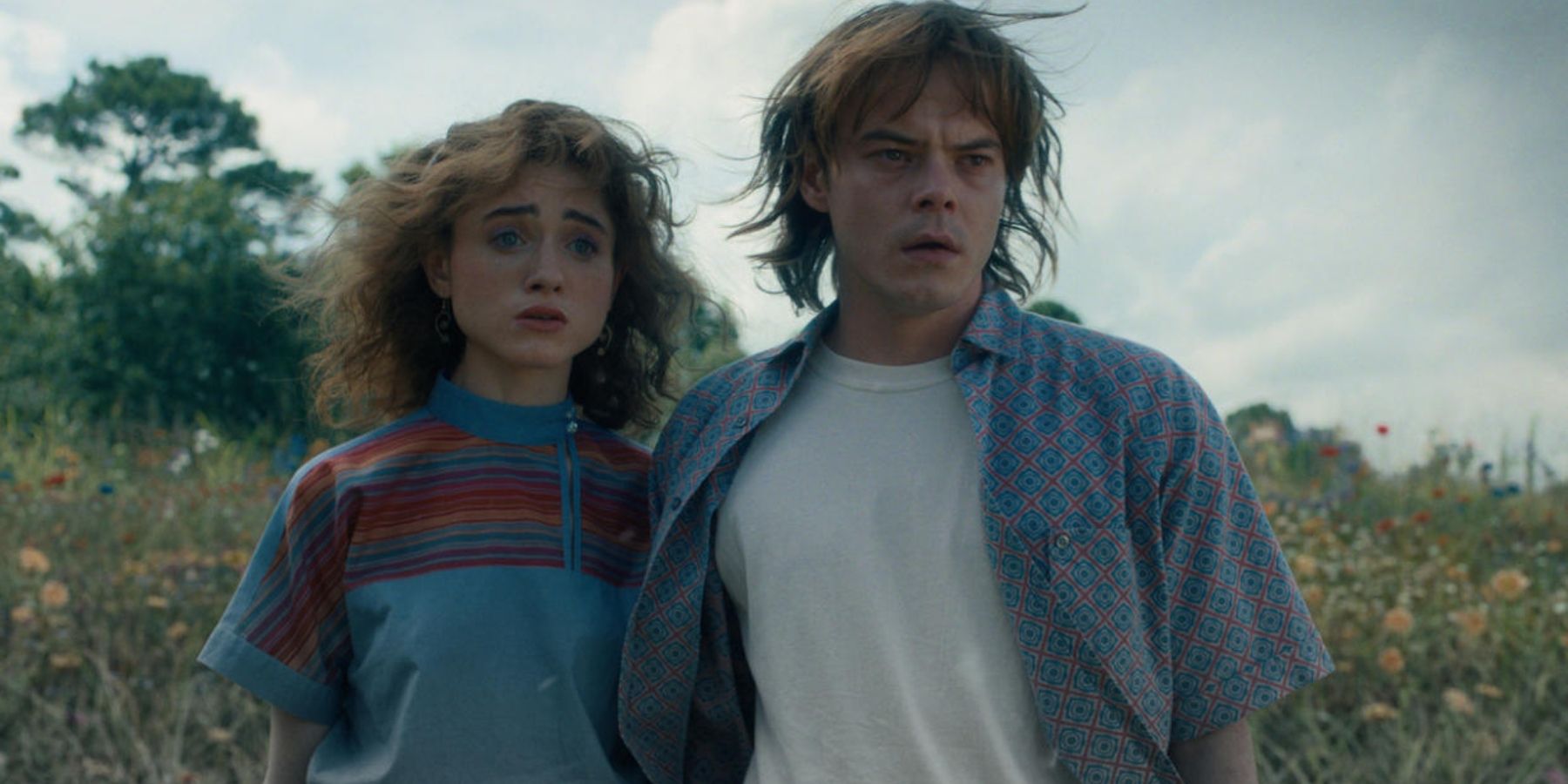 Nancy Wheeler (Natalia Dyer) and Jonathan Byers (Charlie Heaton) in Stranger Things