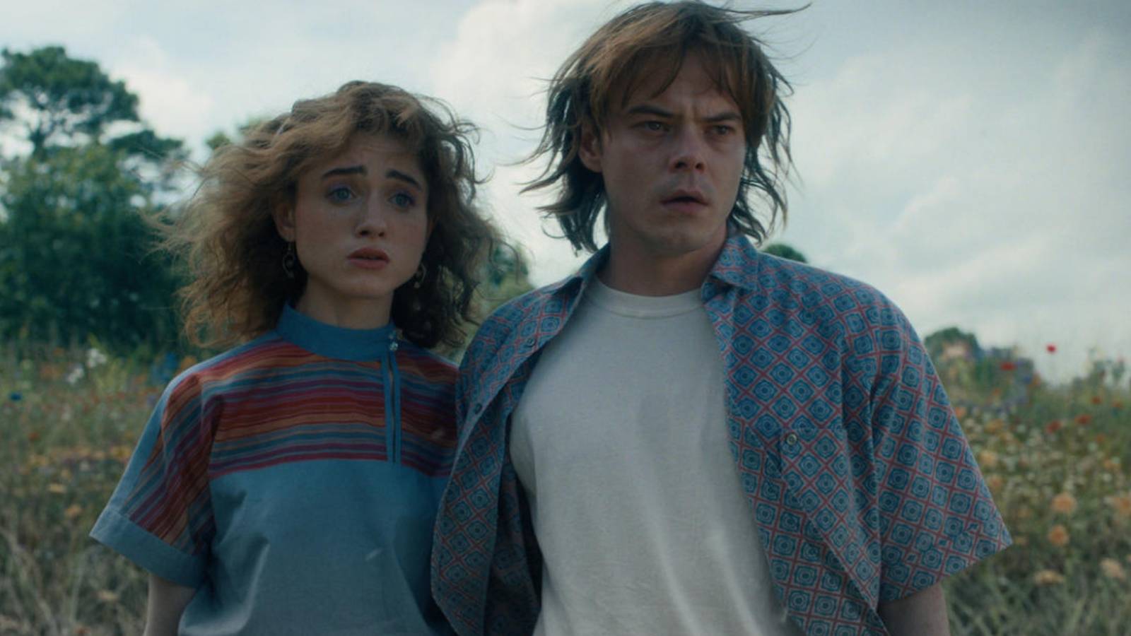 Nancy Wheeler (Natalia Dyer) and Jonathan Byers (Charlie Heaton) in Stranger Things