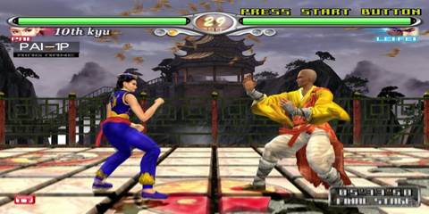 Two characters fighting in Virtua Fighter 4