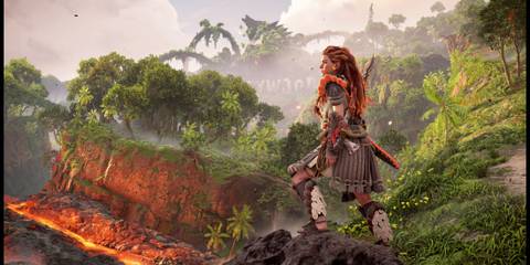 Aloy Standing In Front of an Overgrown Hollywood Sign in Horizon Forbidden West