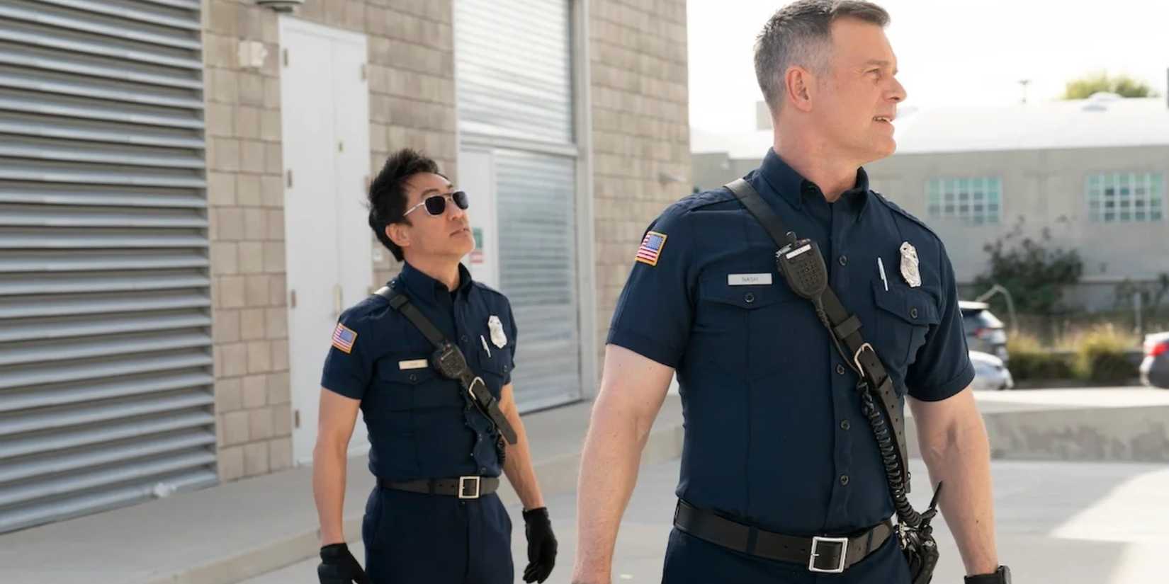 Chimney (Kenneth Choi) and Bobby Nash (Peter Krause) on 9-1-1