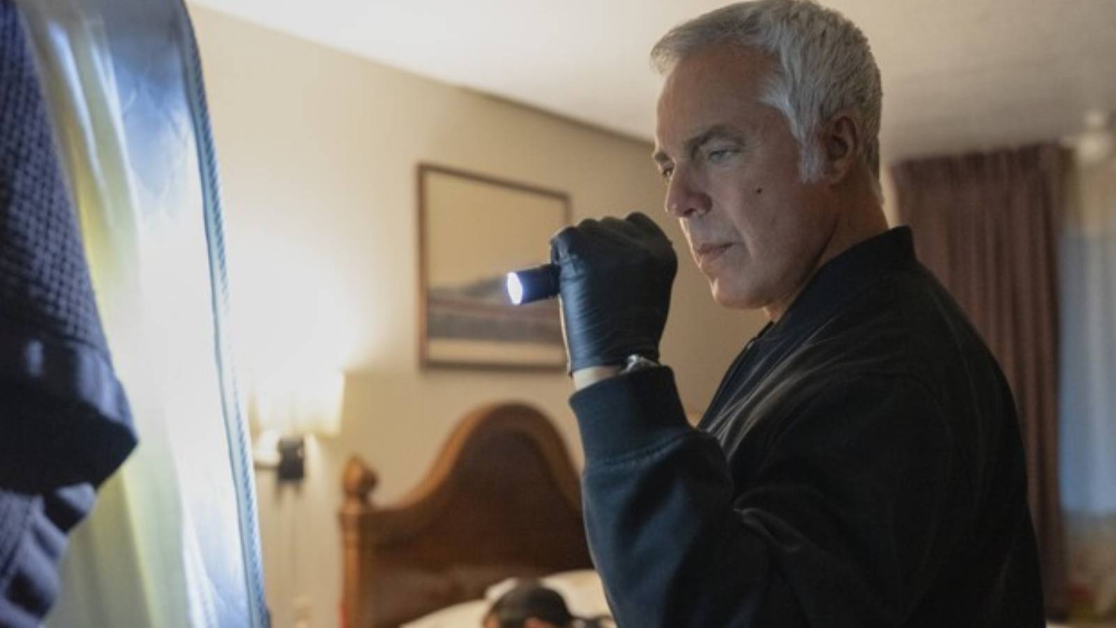 Harry Bosch on a crime scene