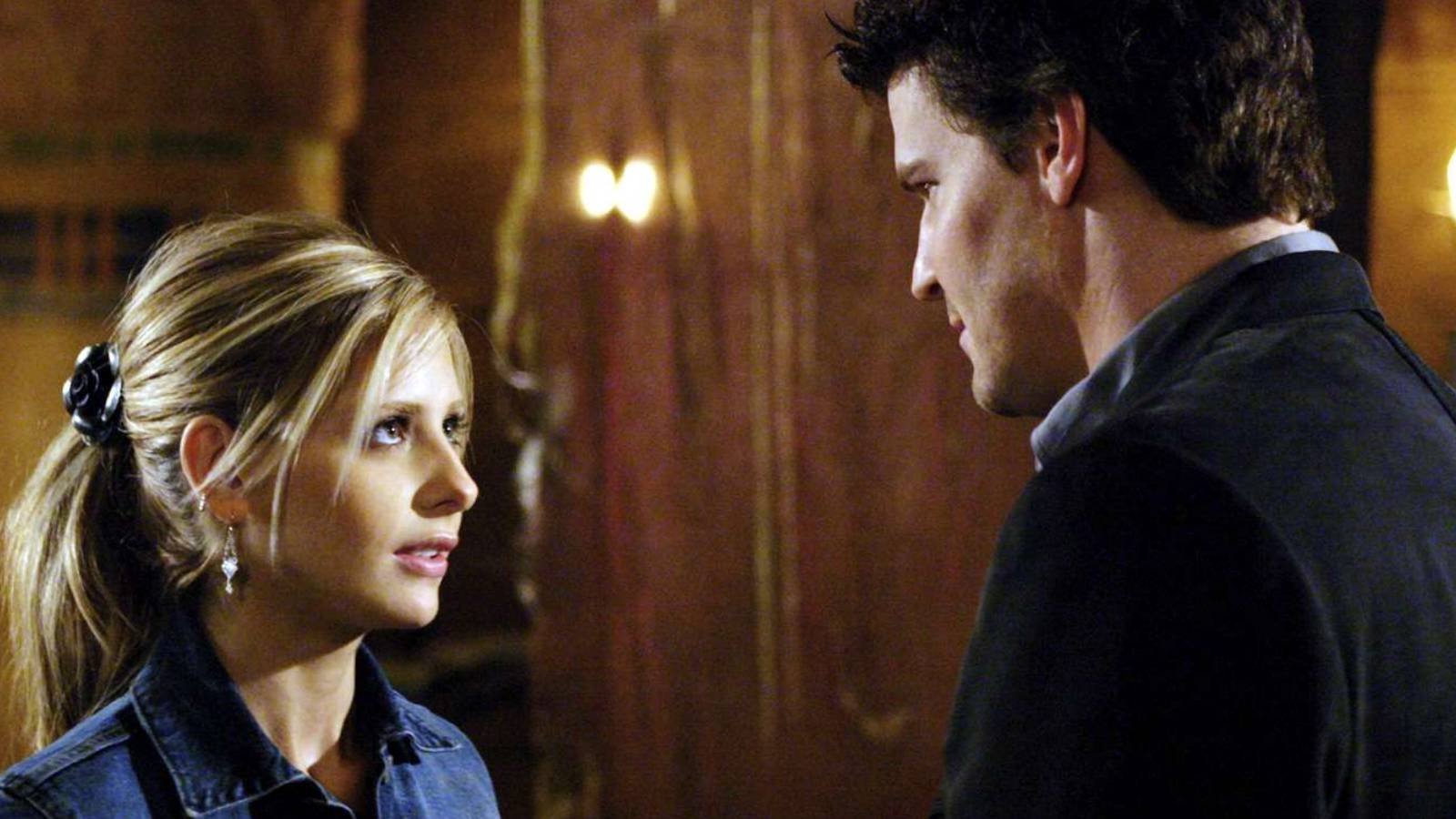 Buffy (Sarah Michelle Gellar) and Angel (David Boreanaz) on Buffy the Vampire Slayer